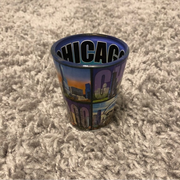 Chicago Shot Glass - Picture 1 of 2